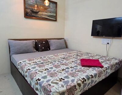 1bhk Cozy Bed Khar